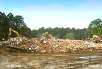 B13, Heim abgerissen