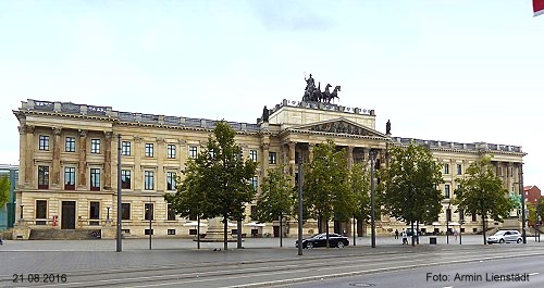 B1, neues Schloss
