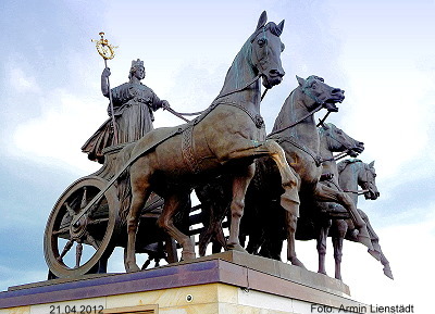 B4, Quadriga